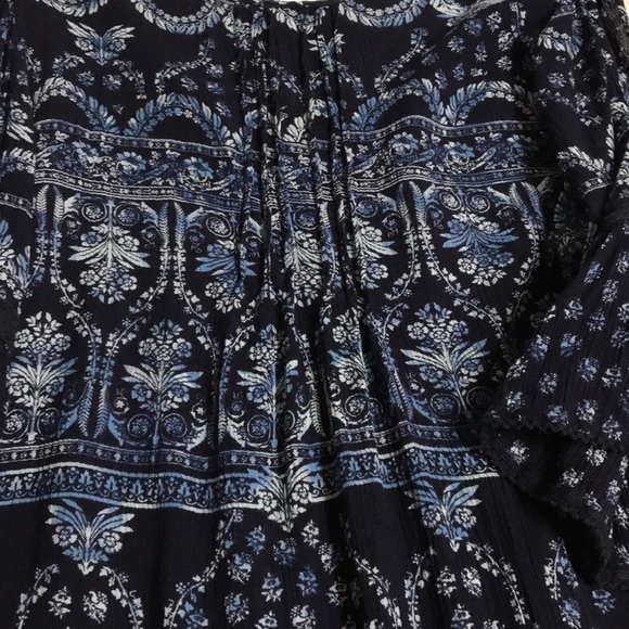 Bila cold-shoulder blue Boho top with bell sleeves - Picture 9 of 10